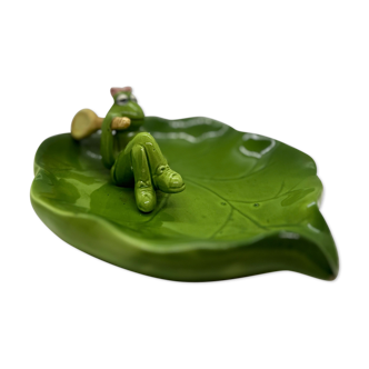 Water lily shaped ashtray