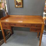 Bureau plat avec rebord