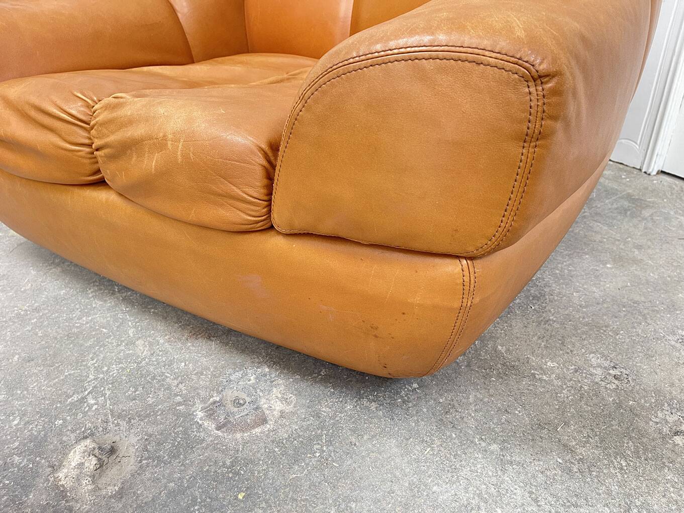 Burov leather living room set