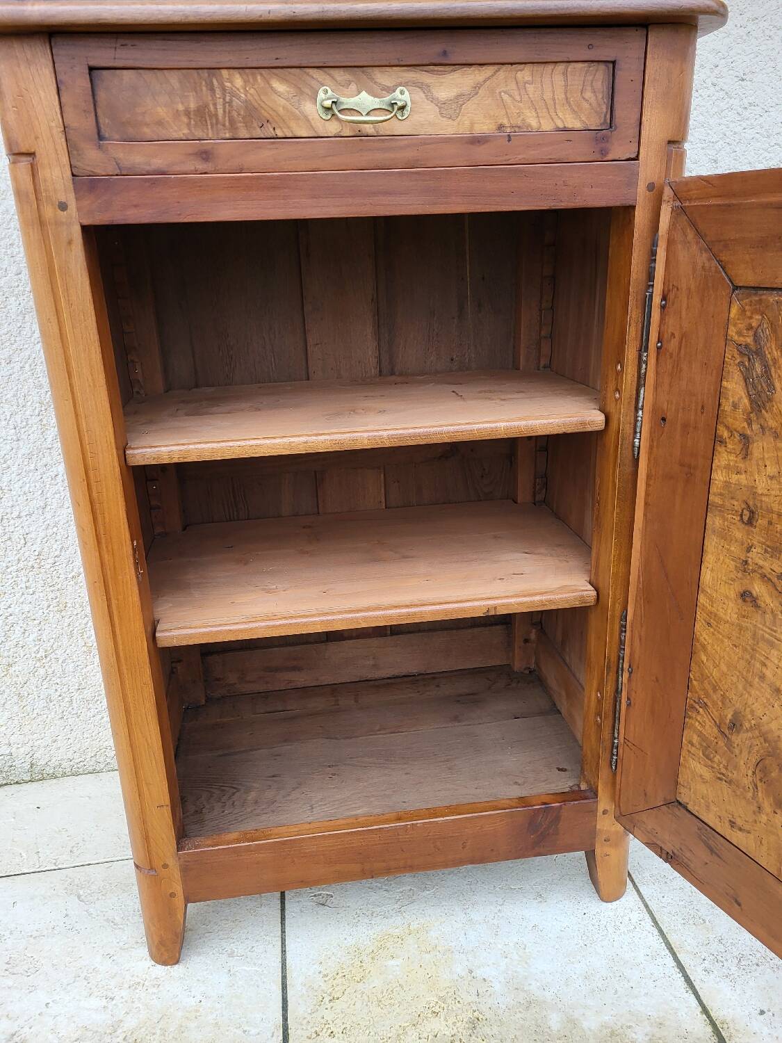 Cherry and walnut confiturer