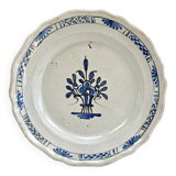 Ancien plat rond creux XVIII cul noir Rouen Forges les eaux