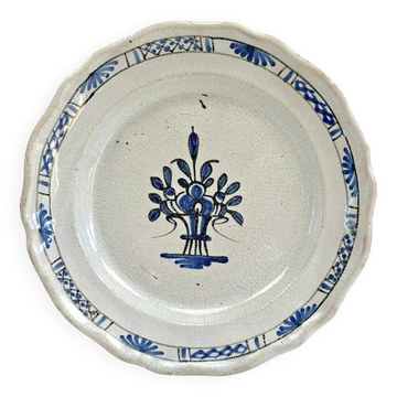 Old round hollow dish XVIII black bottom Rouen Forges les eaux