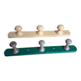 Wall-mounted coat rack with 3 mushroom-shaped hooks