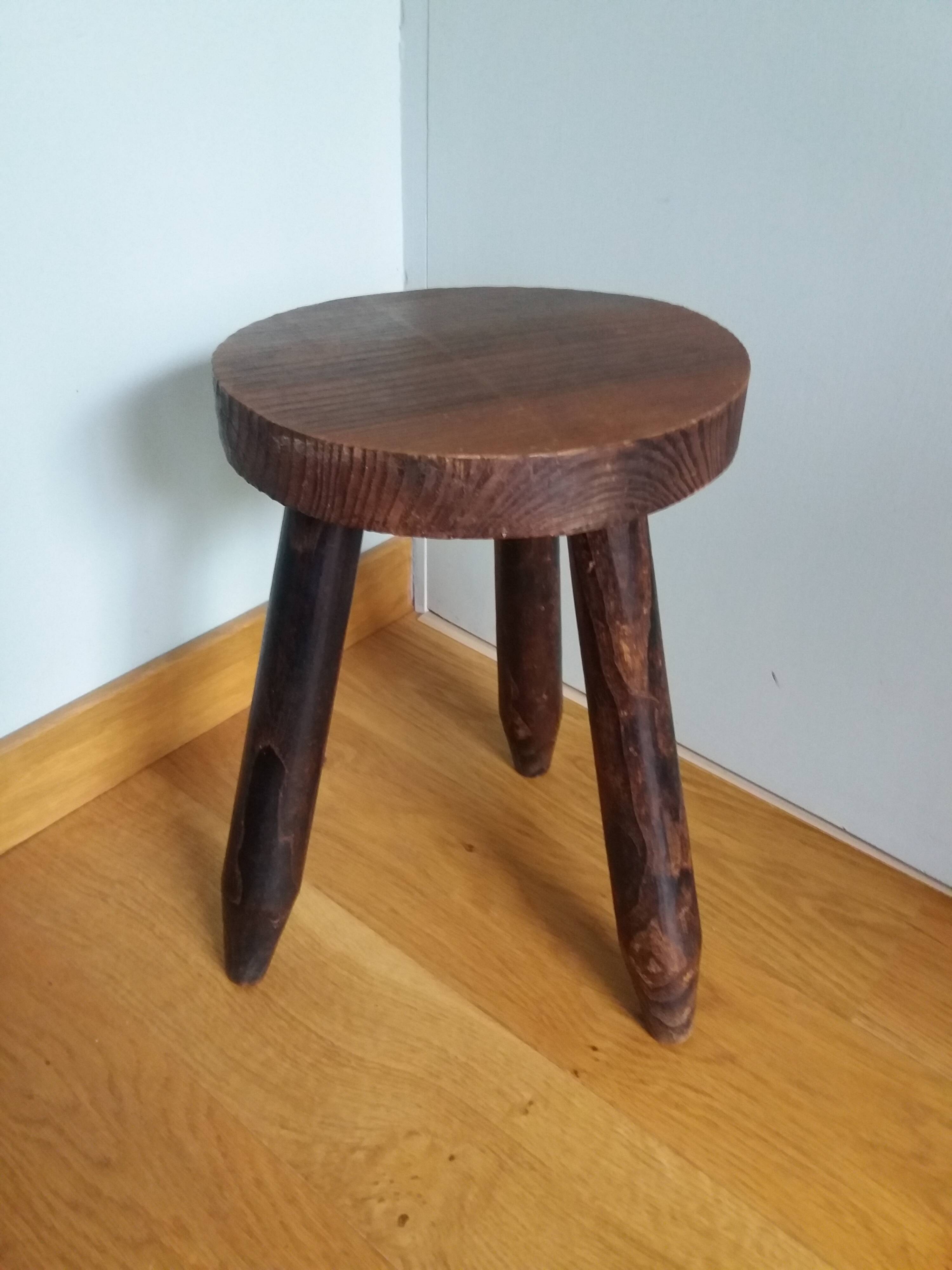 Tripod pencil leg stool