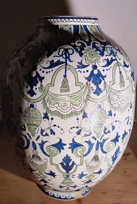Vase "Egg" Porcelain of Rouen