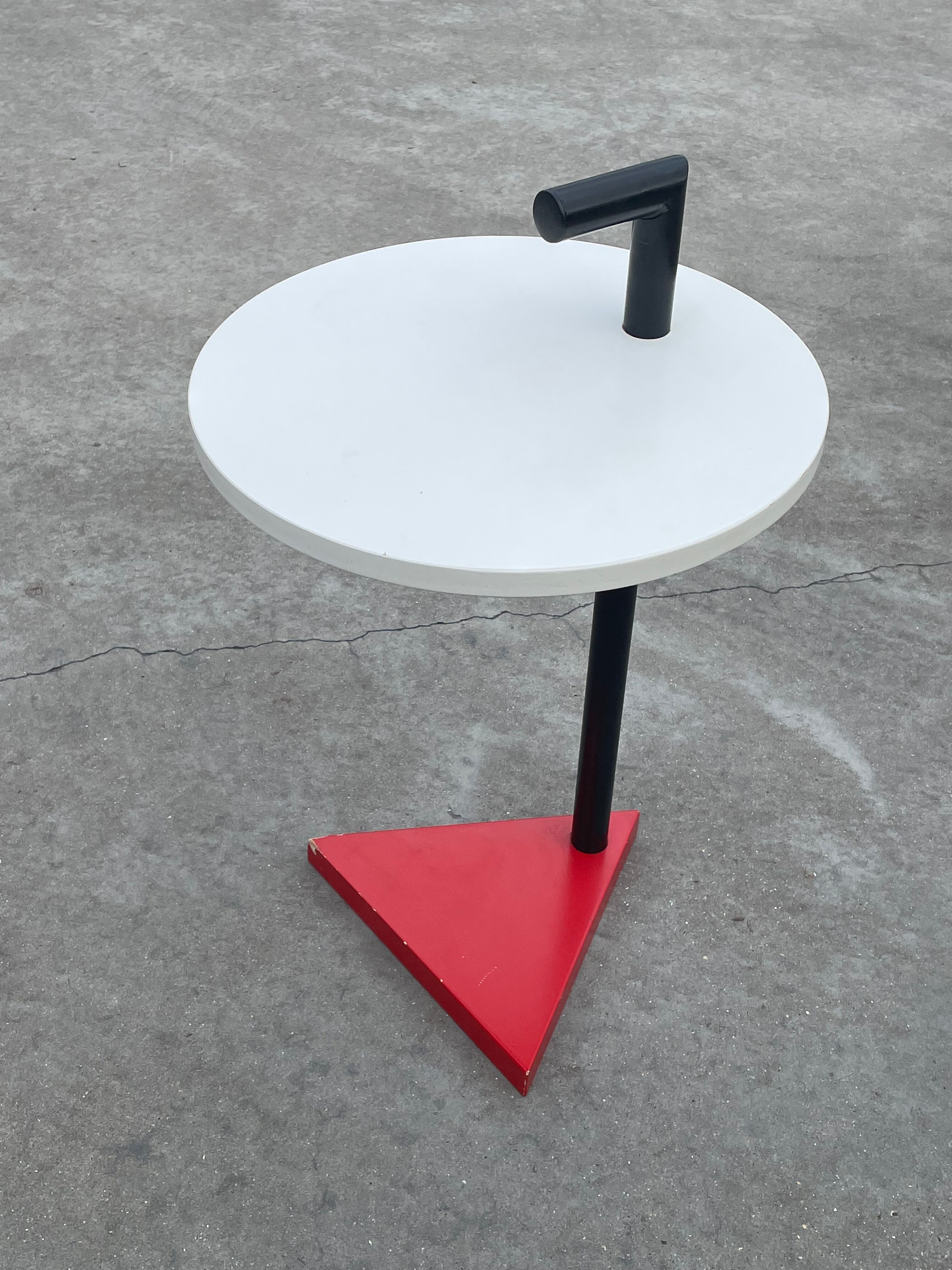 Vintage Memphis design side table table 80s design