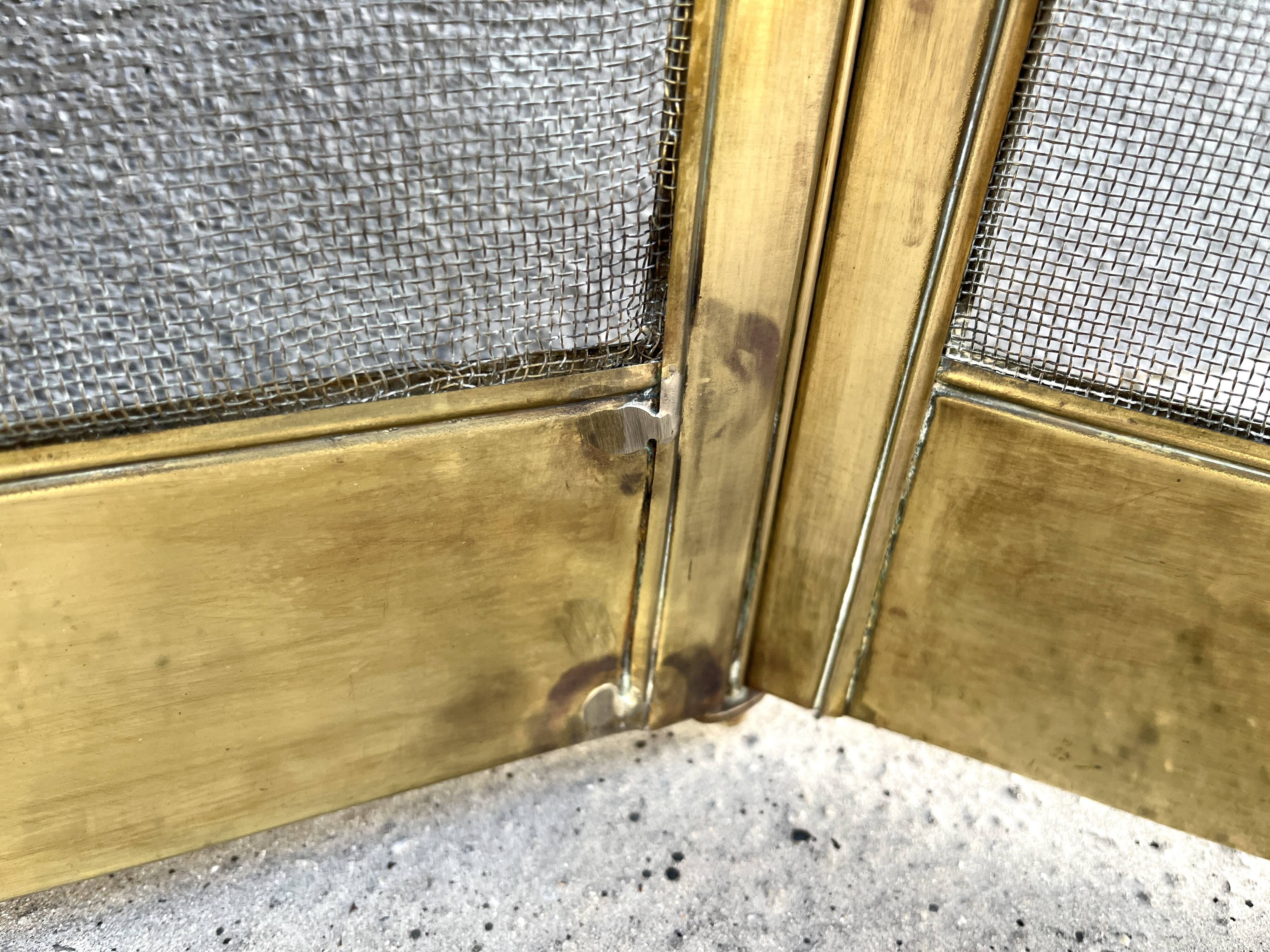 19th-century fireplace screen by Bouhon Frères in brass