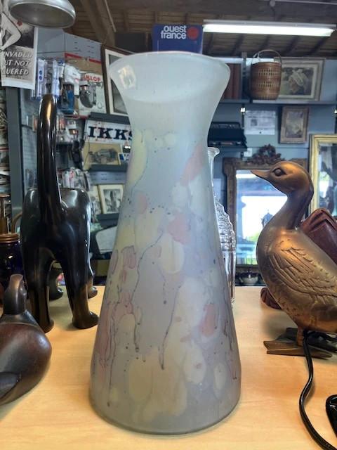 24cm vase, frosted pastel glass paste, 1950s.