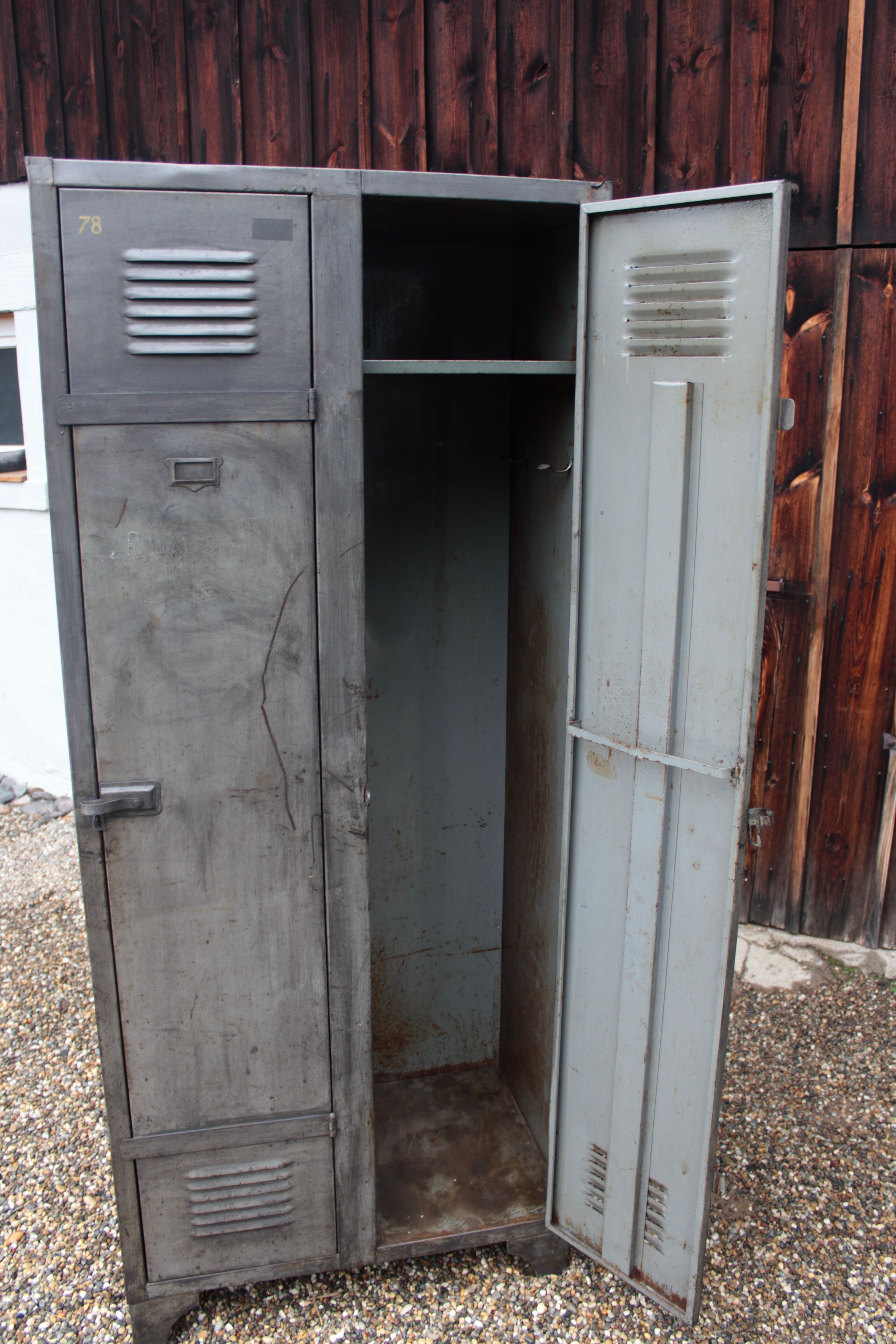 Metal cloakroom 1970