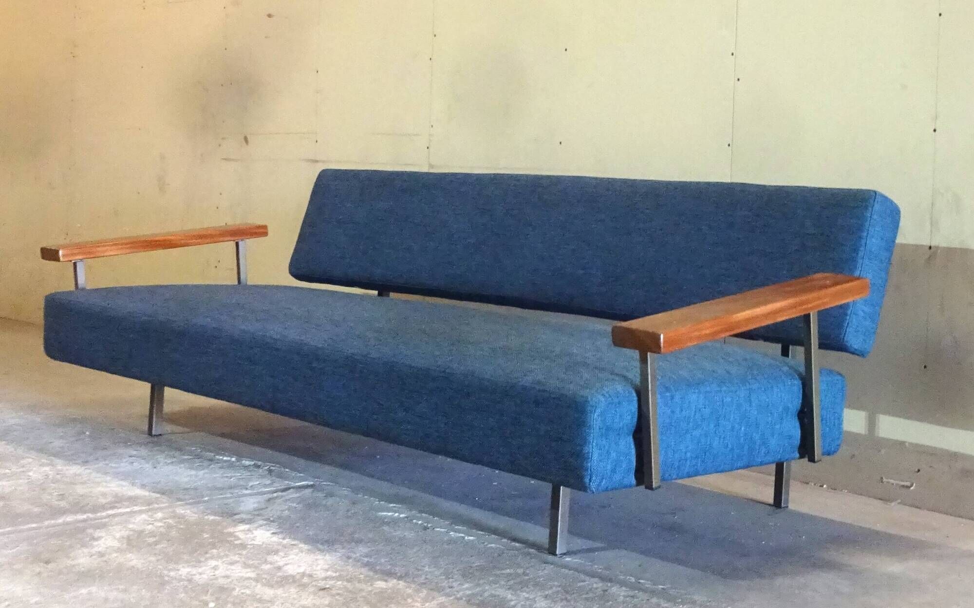 Early Edition Dutch Design 3-Seater Sofa / Daybed Model Lotus by Rob Parry