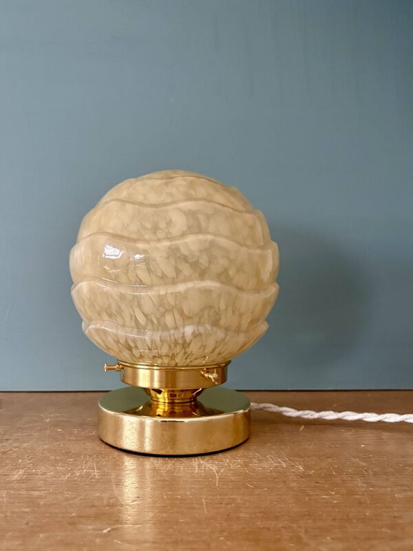 Lampe globe vintage art déco en verre de Clichy jaune