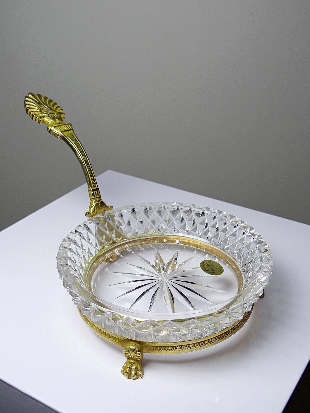 Crystal vide-poche from Sèvres, created by L. Seiler, with an antique gold mount.