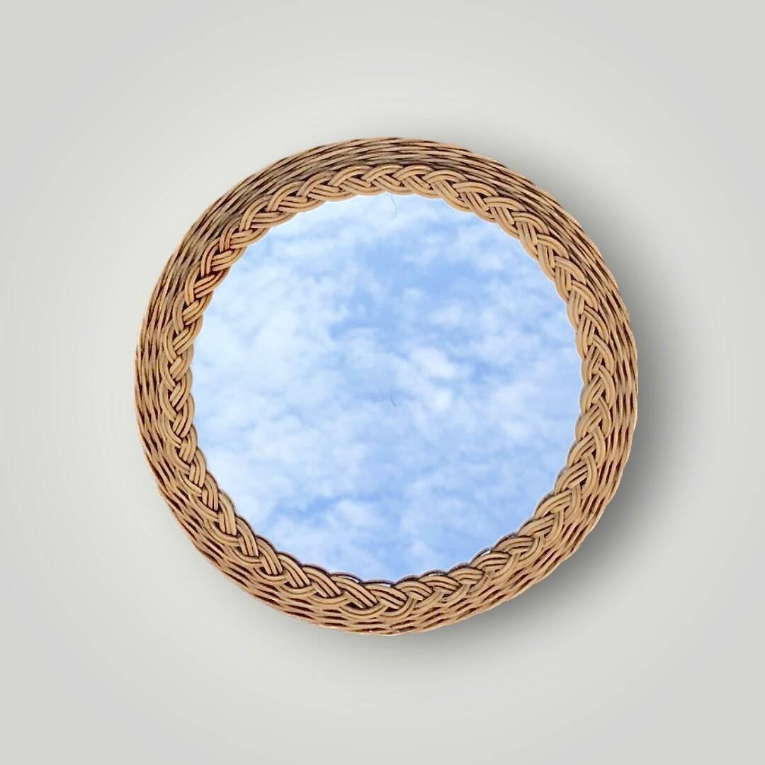 Small vintage round wicker wall mirror – 25 cm