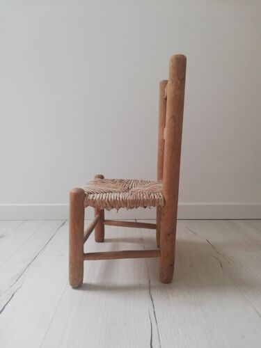 Chaise en bois vintage pour enfant