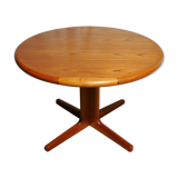 Scandinavian extendable table in teak Laurits M Larsen