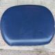 Chaise des années 70 Henry Colomer tubes chromés et skaï bleu marine