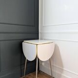 Vintage daisy table