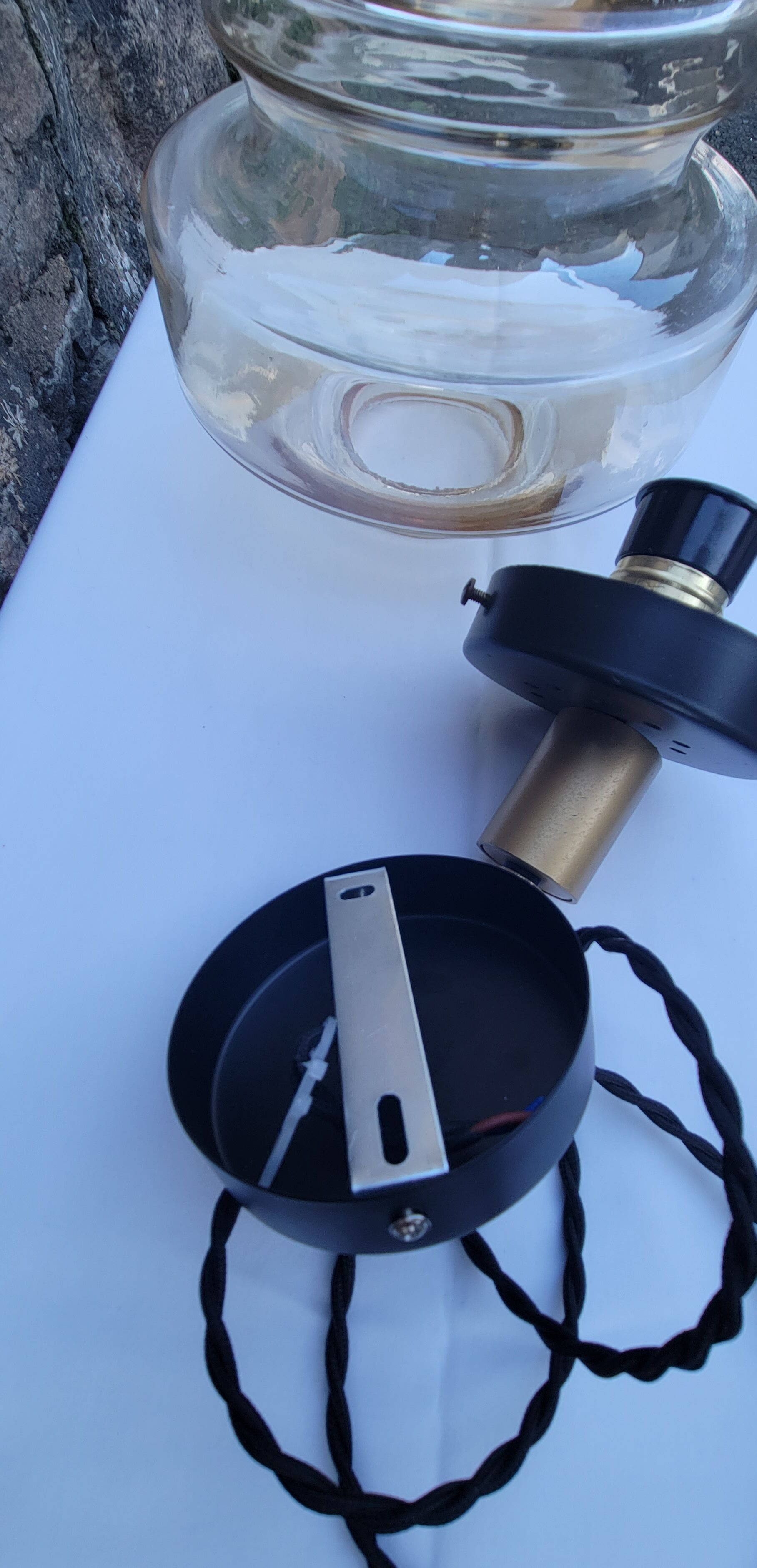 Amber glass pendant lamp