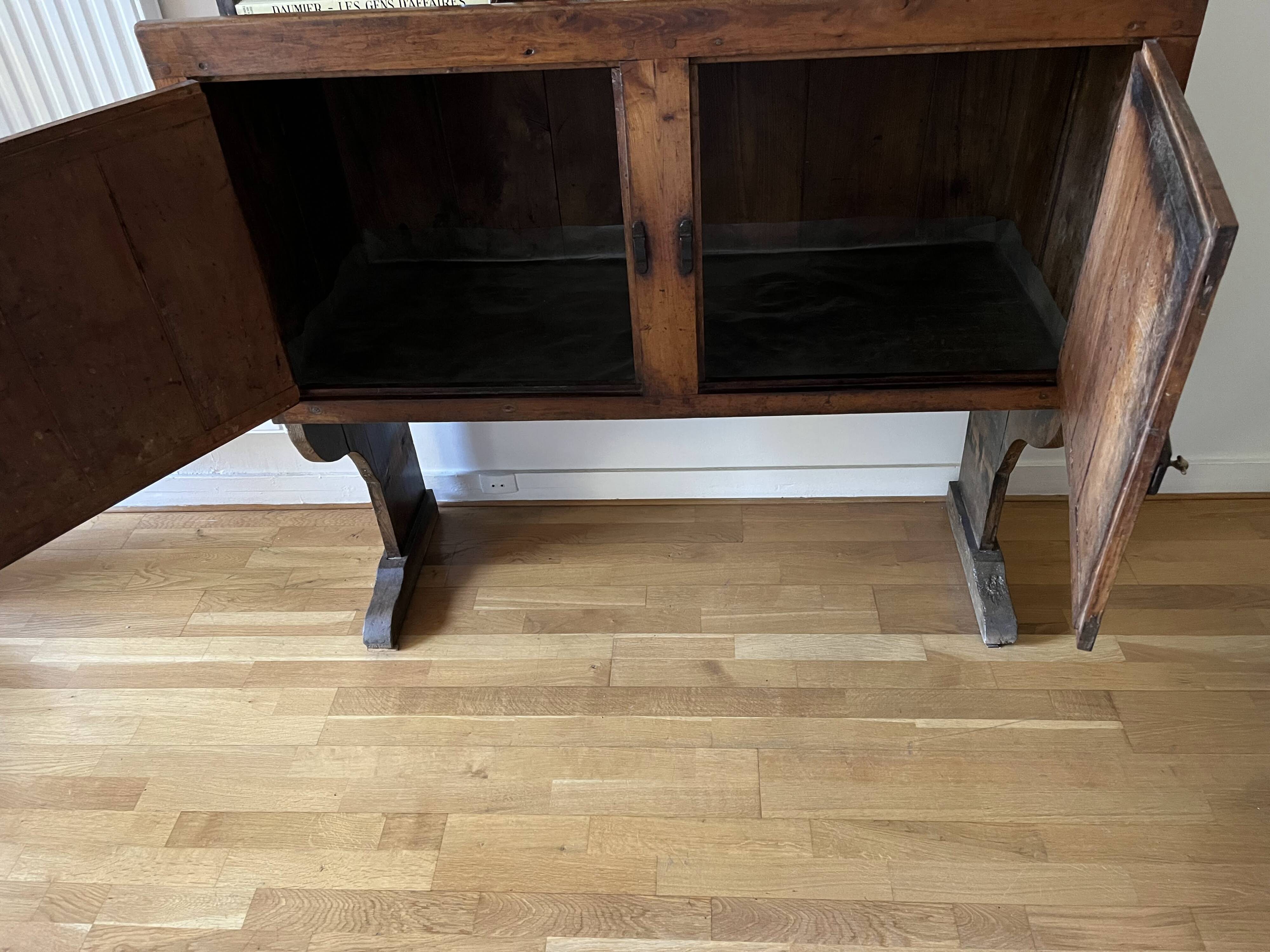 Béarnese cupboard