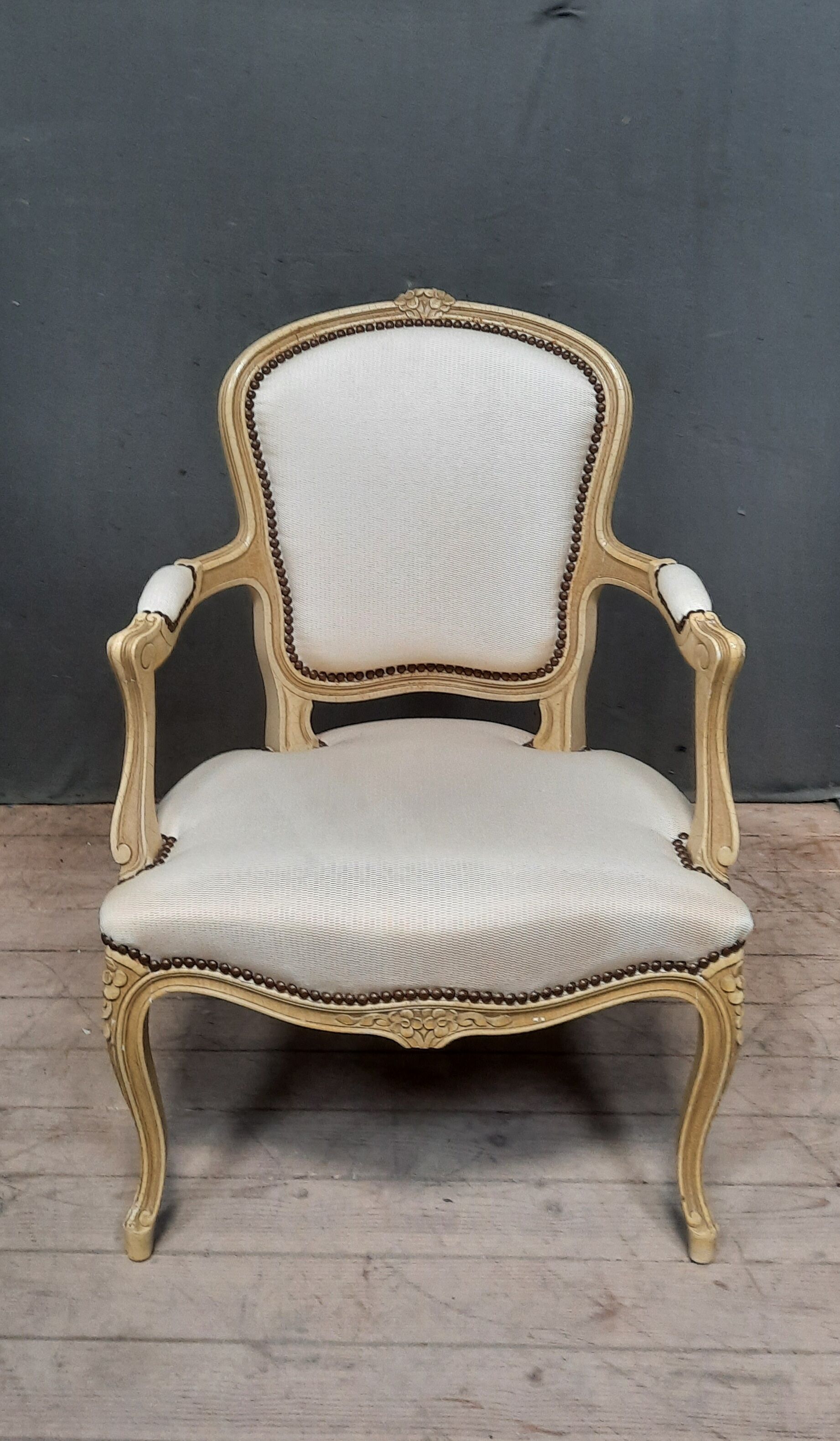 White lacquered armchair Louis XV style