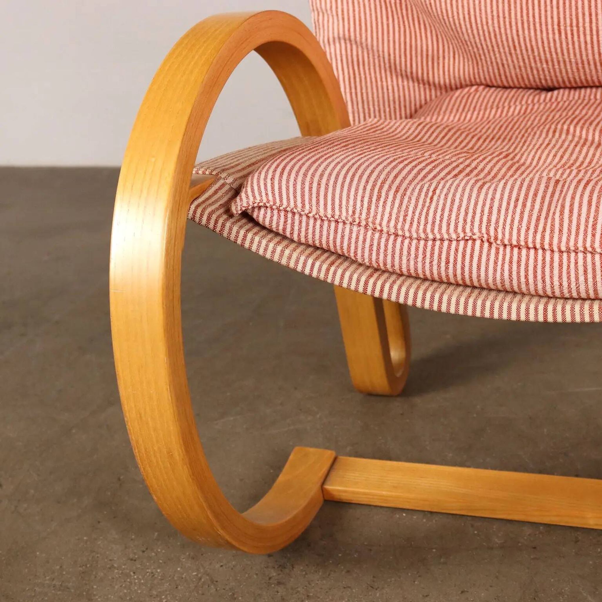 Vintage armchair from the 1970s in wood and fabric, Italy.