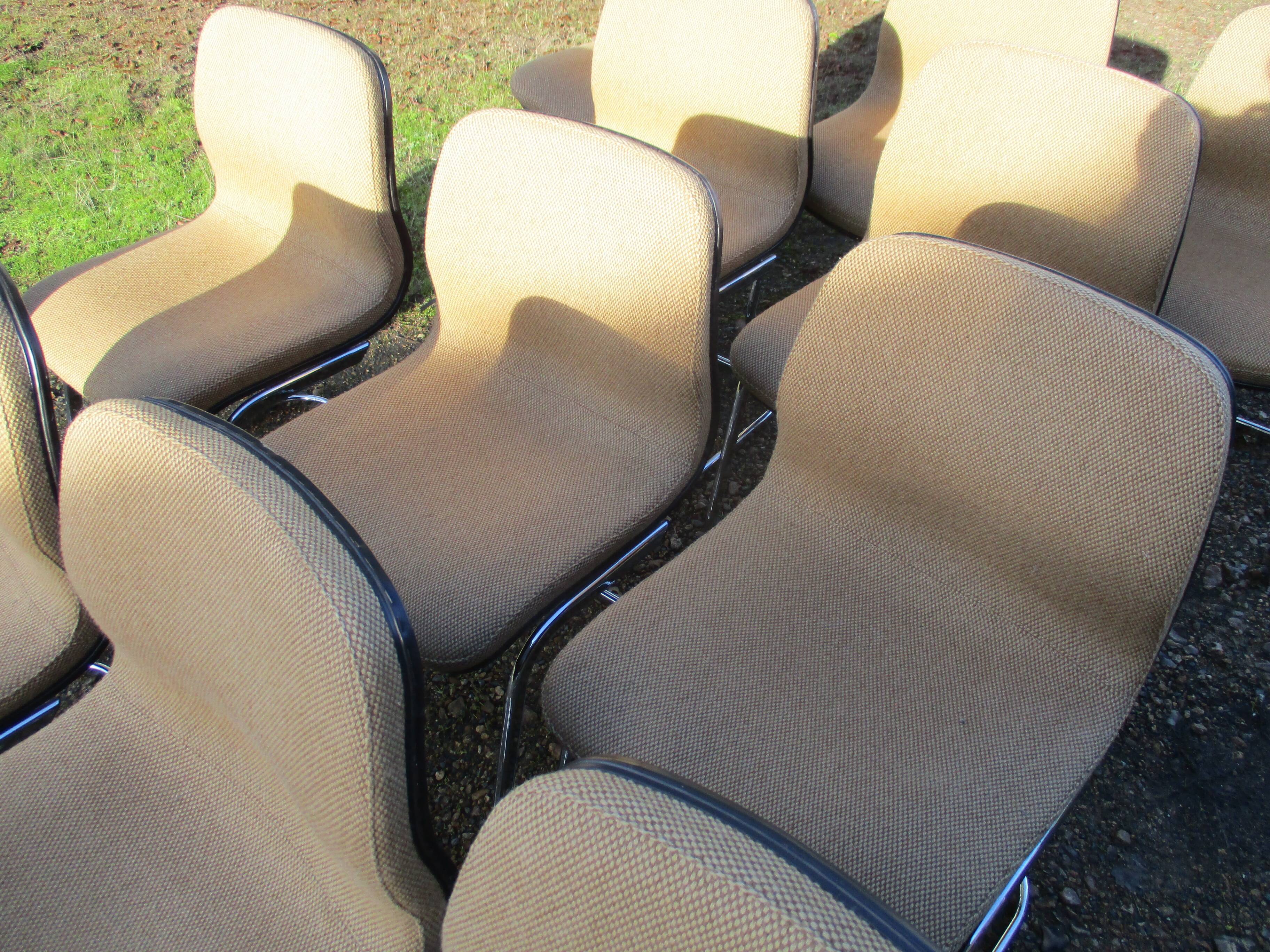 Set of 12 Strafor conference chairs, 70s