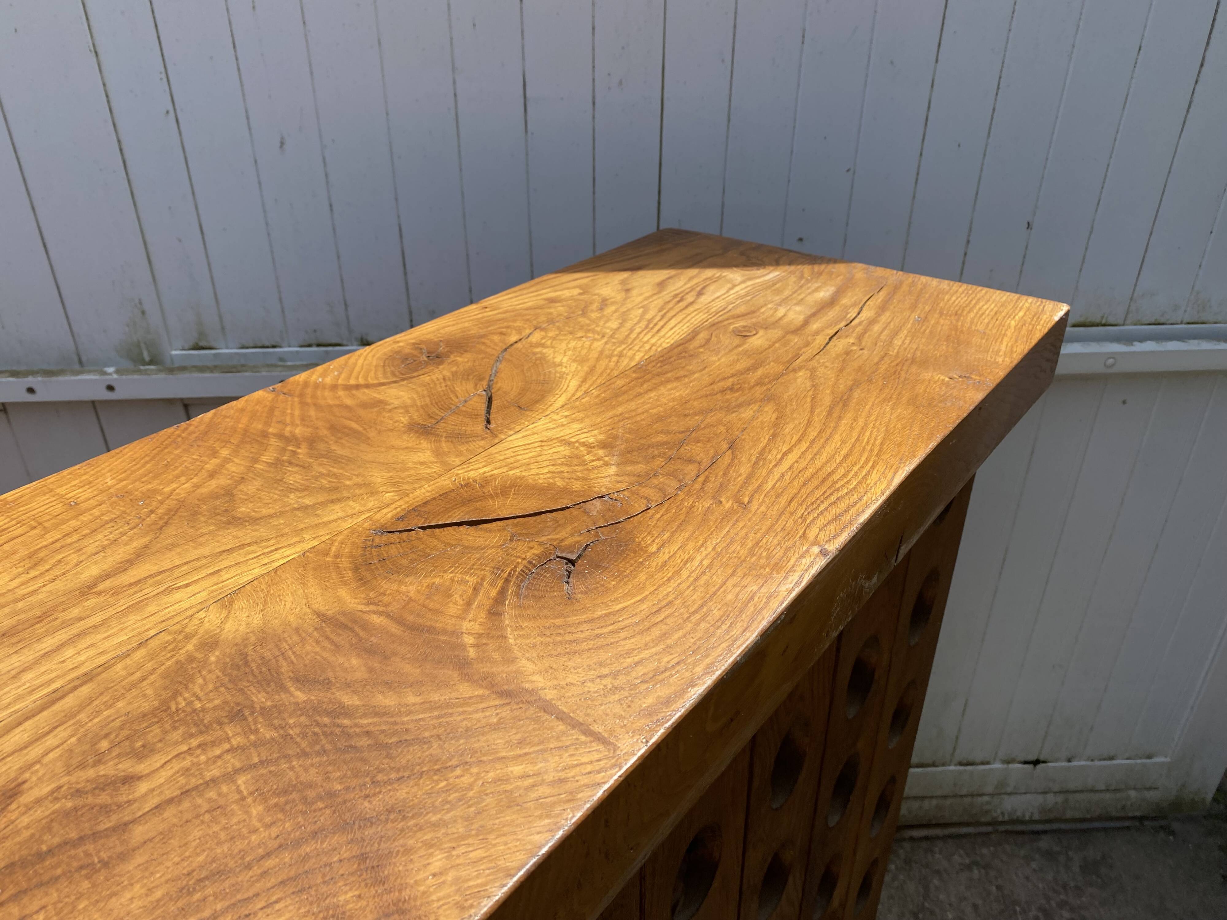 L-shaped walnut solid wood bar, professional furniture, bistro counter, reception.