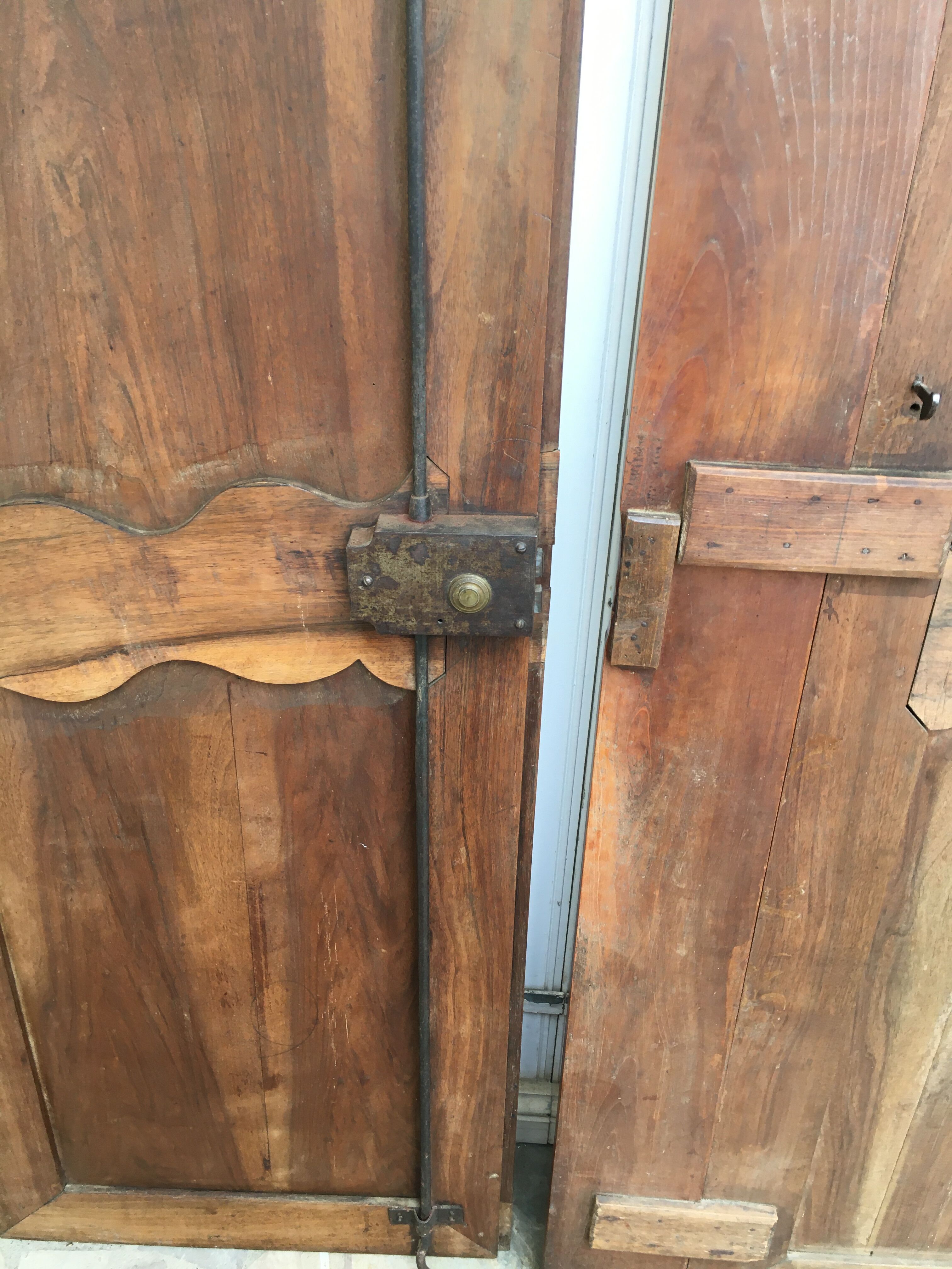 Wardrobe Louis XV Poitou from XIXth in walnut