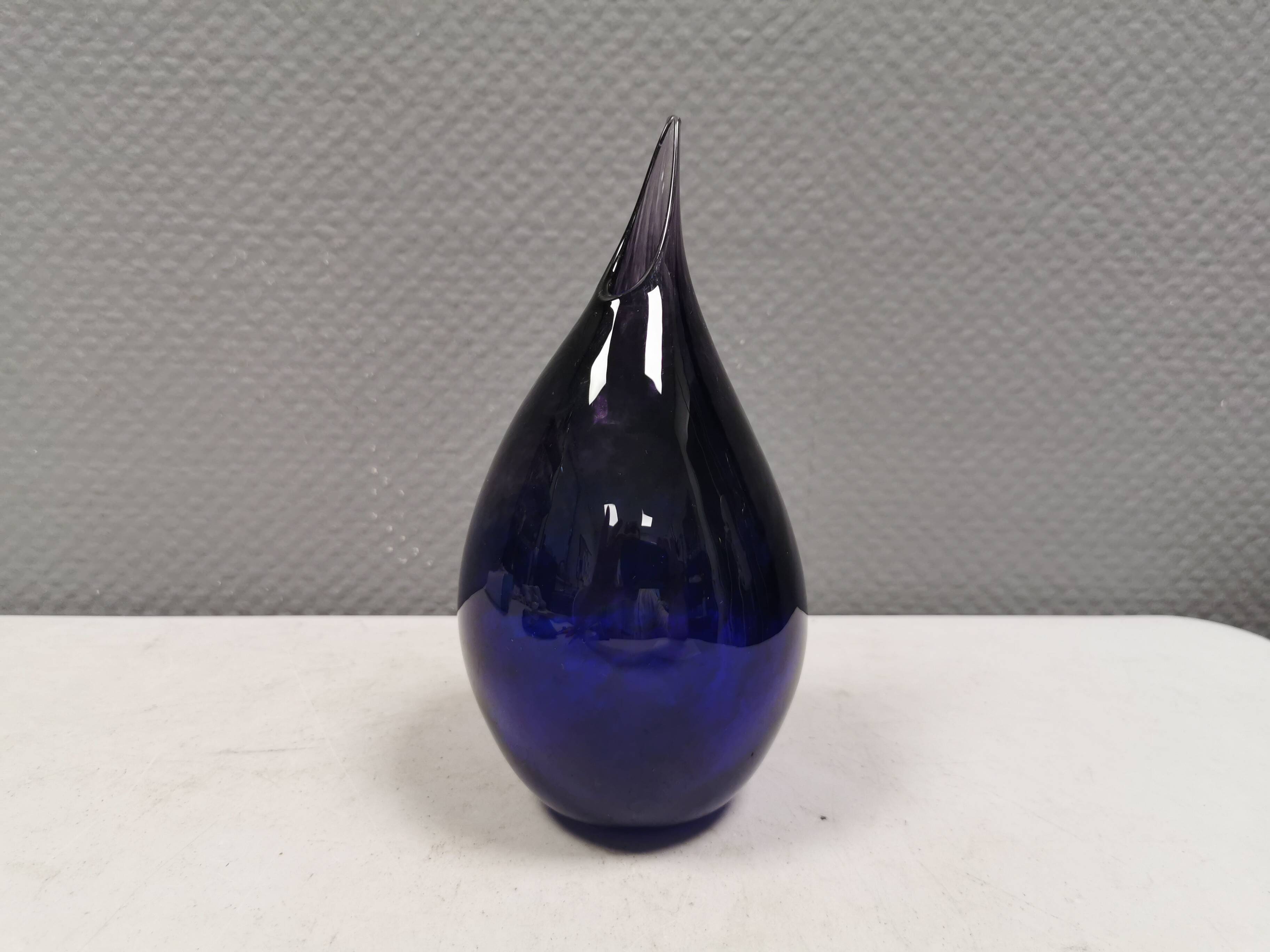 Handmade/mouth blown drop vase, Finland or Sweden 1970s