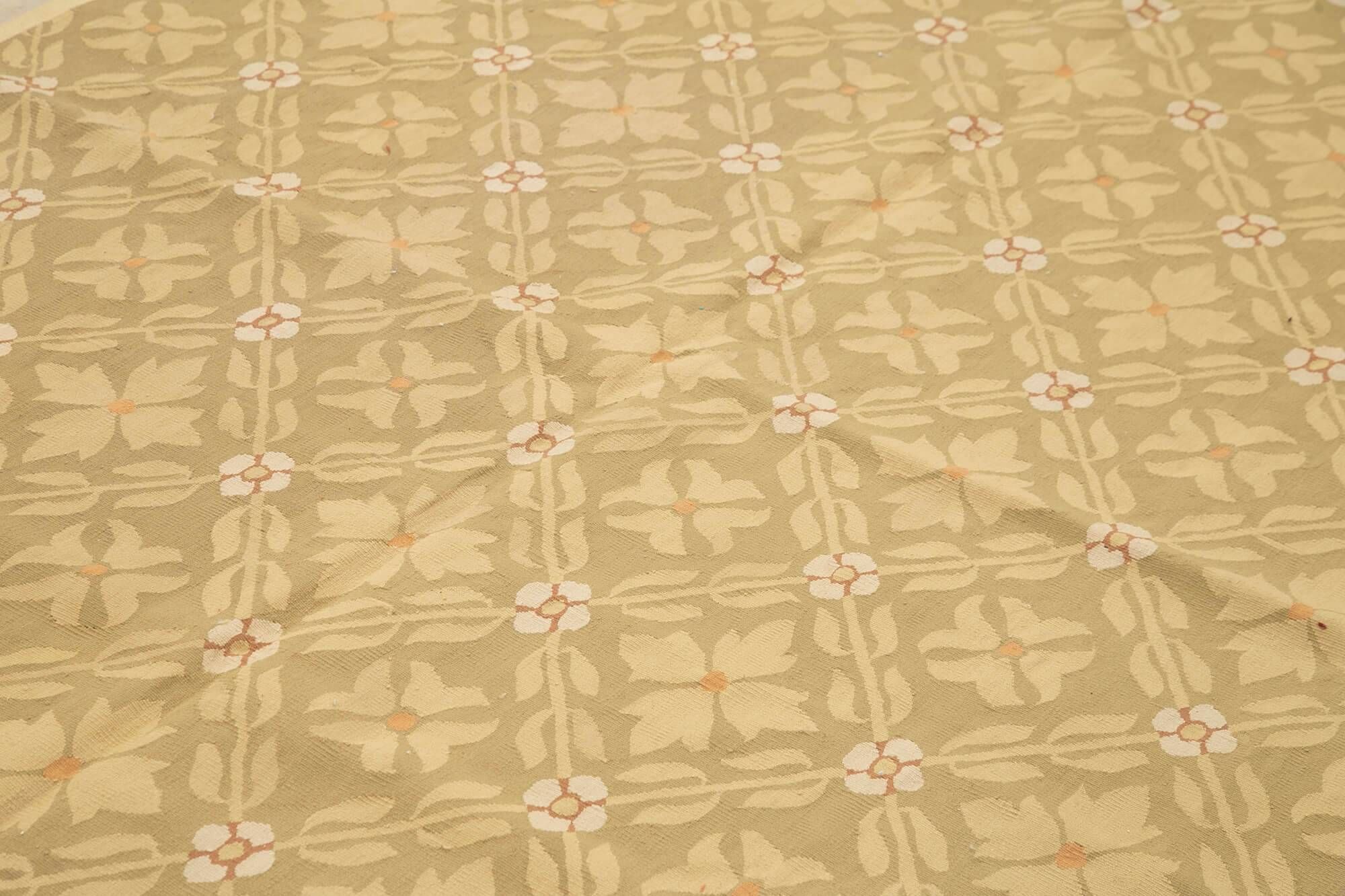 Handmade European Vintage Aubusson Kilim 260 cm x 363 cm