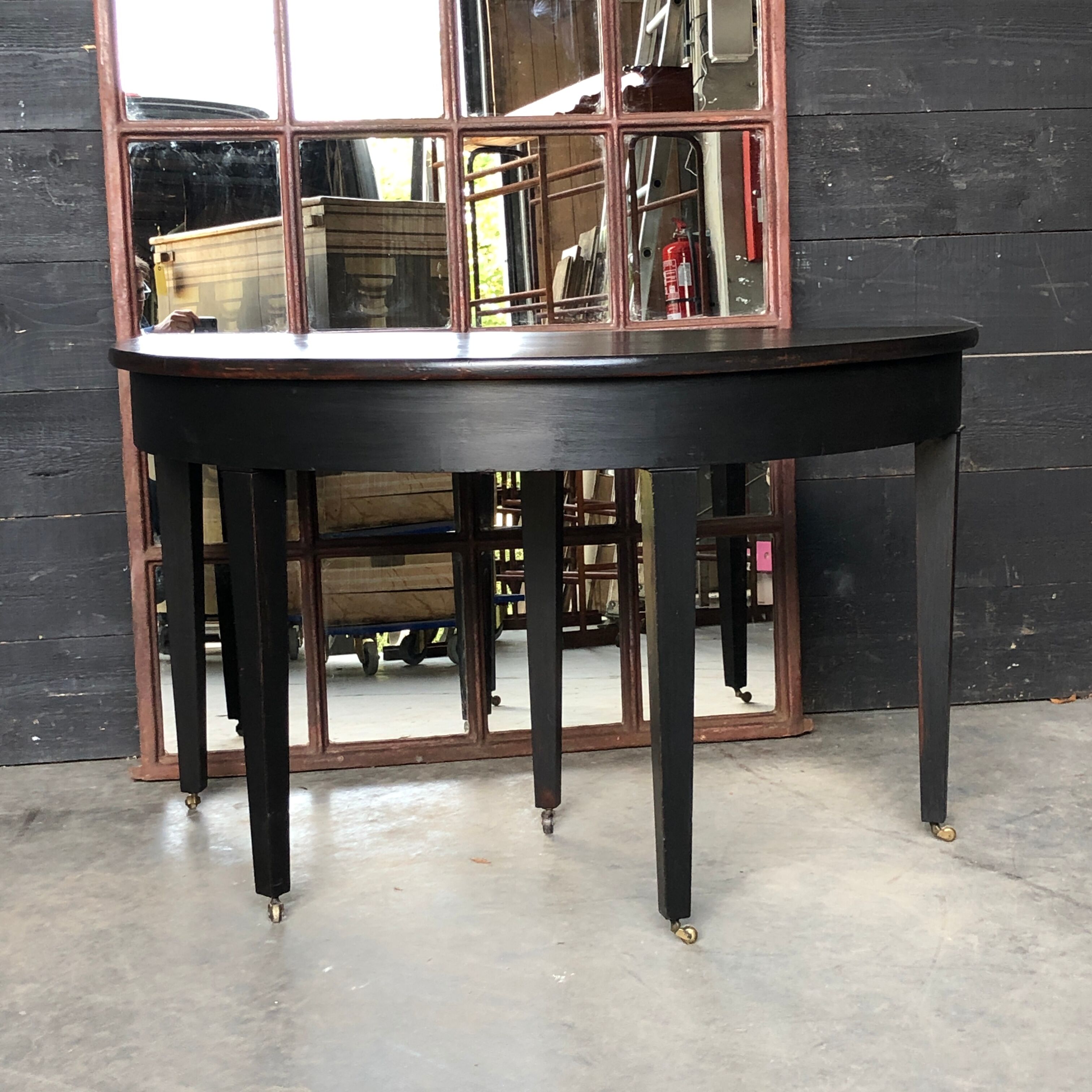 Console half moon shape