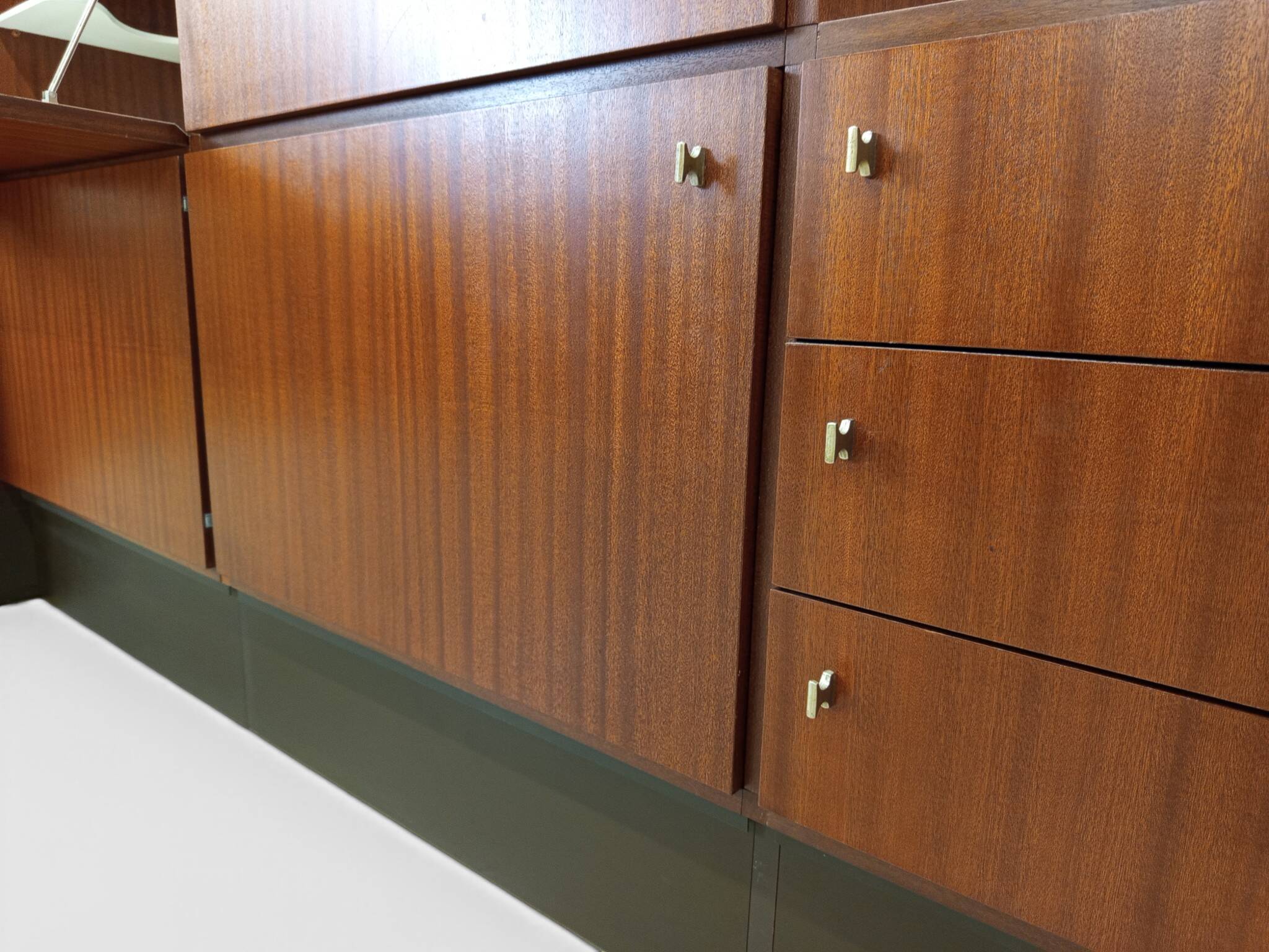 Modular furniture Les Hucher Minvielle – 338 cm