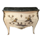 Curved Louis XV style chest of drawers with chinoiserie decoration