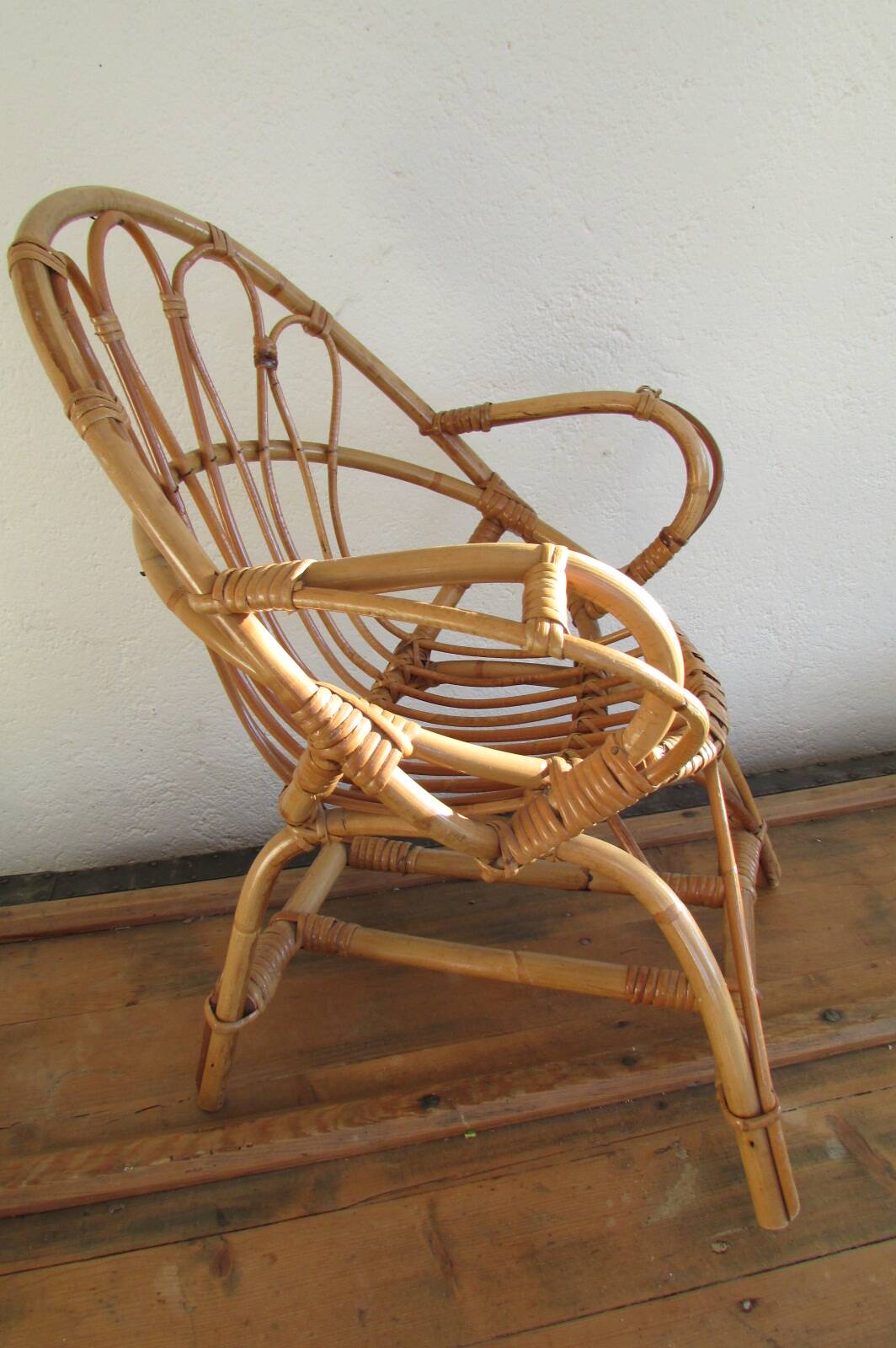 Rattan children's chair, shell shape
