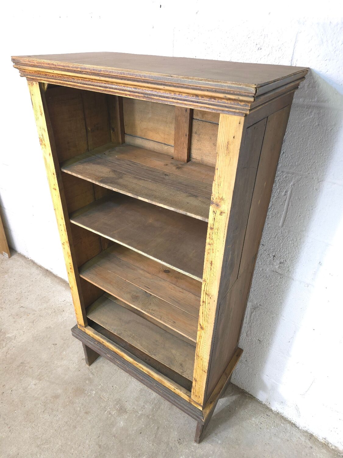Antique freestanding shelf