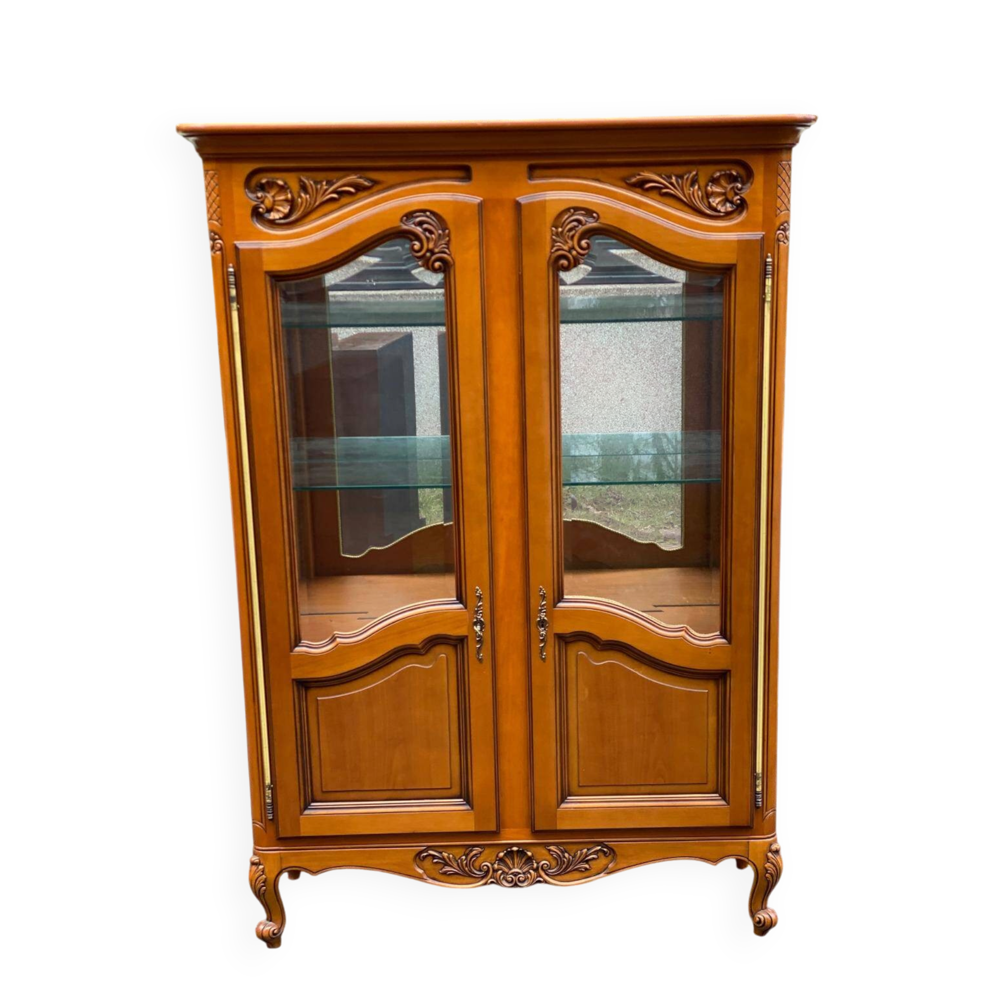 Louis XV display cabinet in solid wood