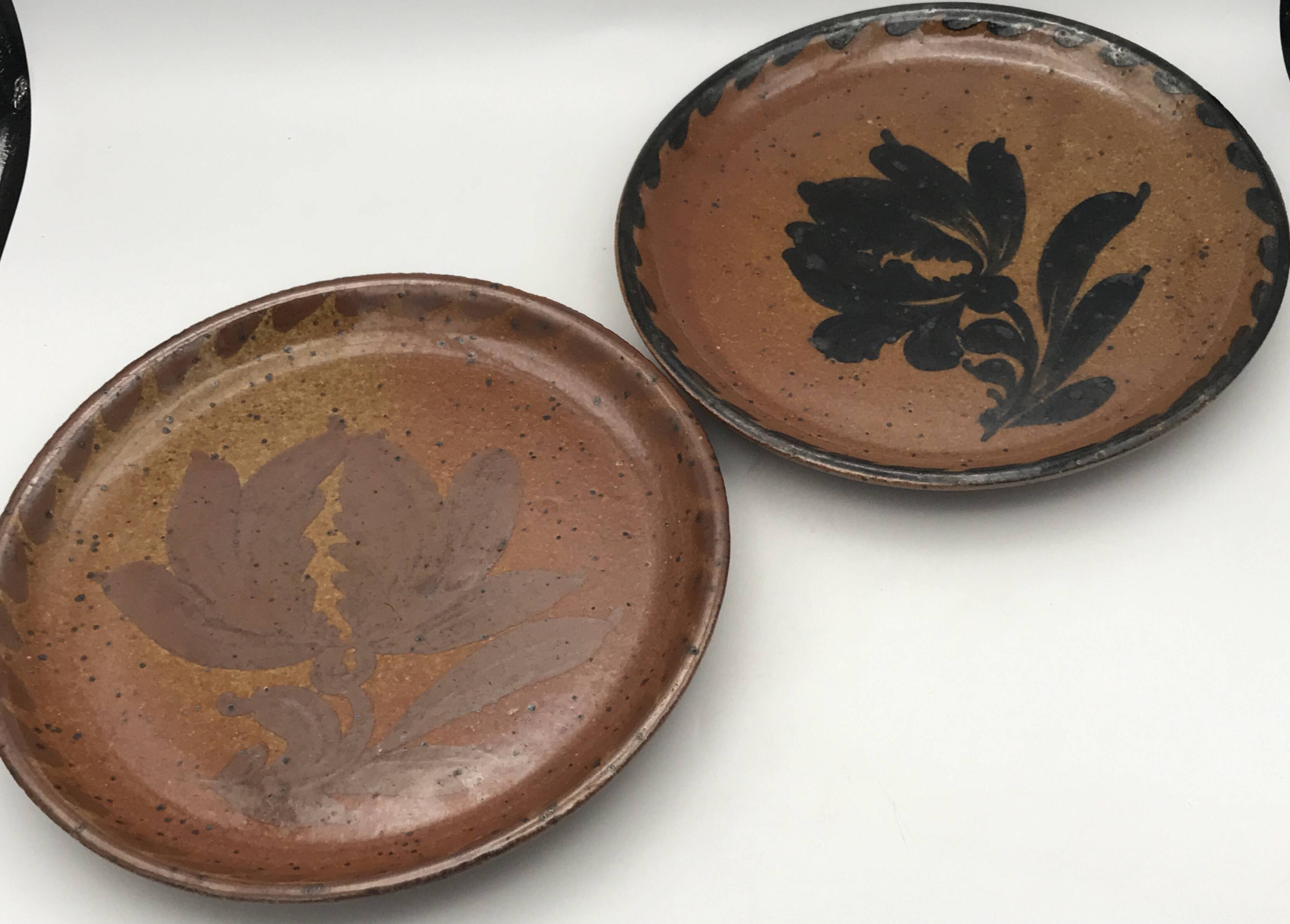 Set of 2 plates in pyrite stoneware with floral decoration h. siegfried, souffle
