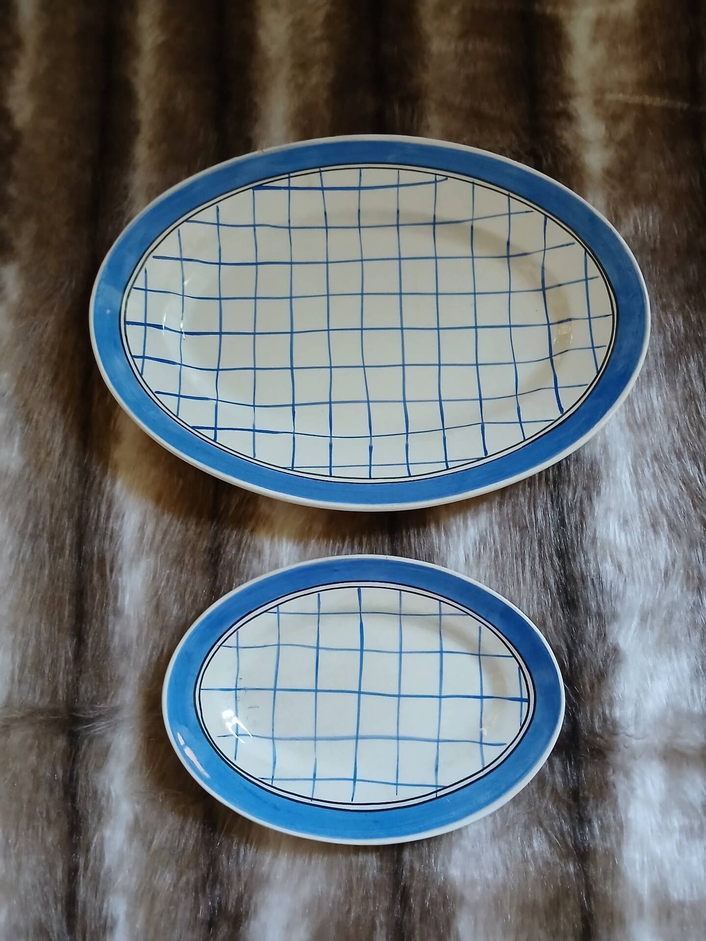 2 plats ovales anciens "Michel " de Gien 