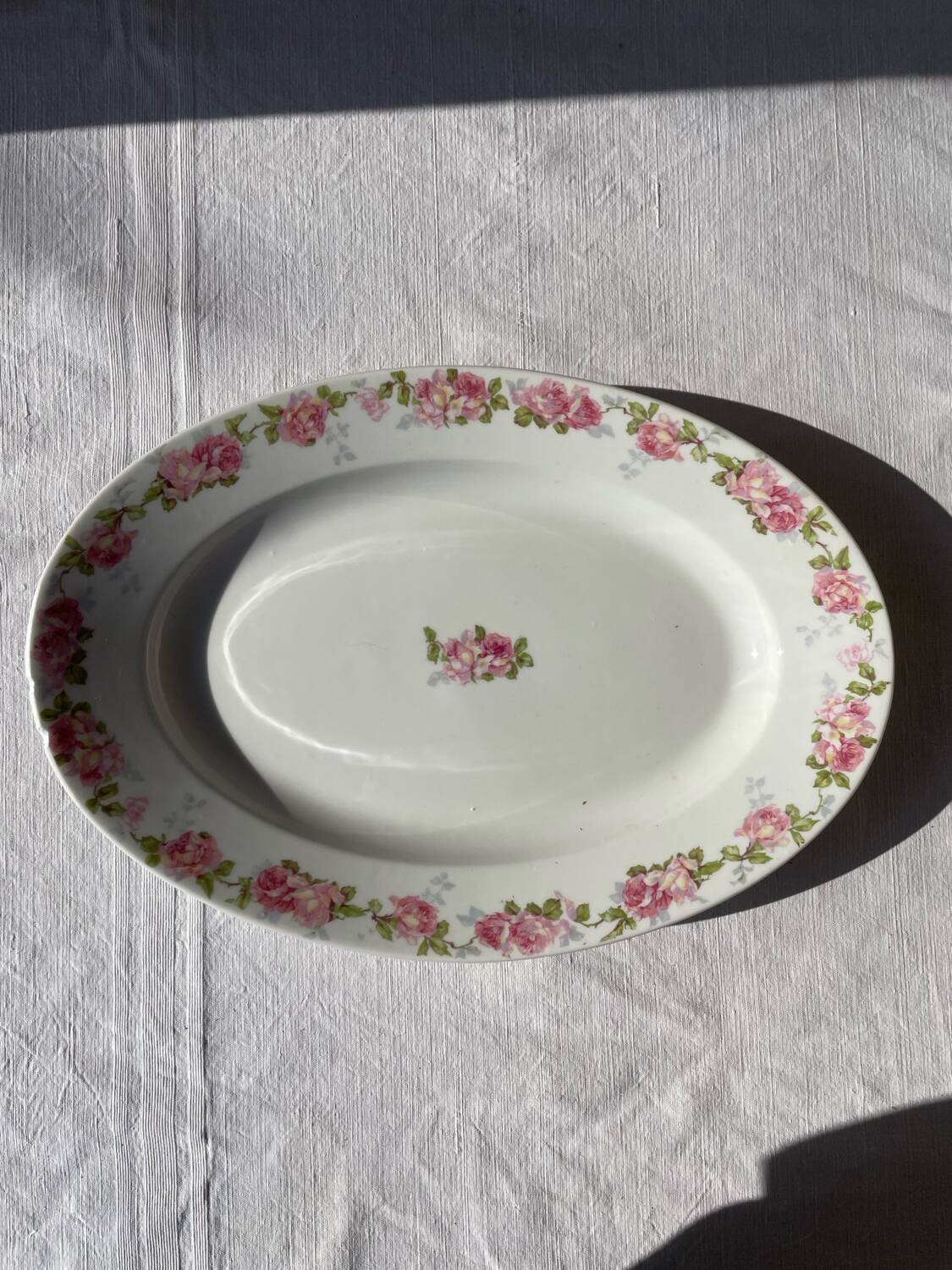 Set of 2 Limoge porcelain dishes, floral pattern.