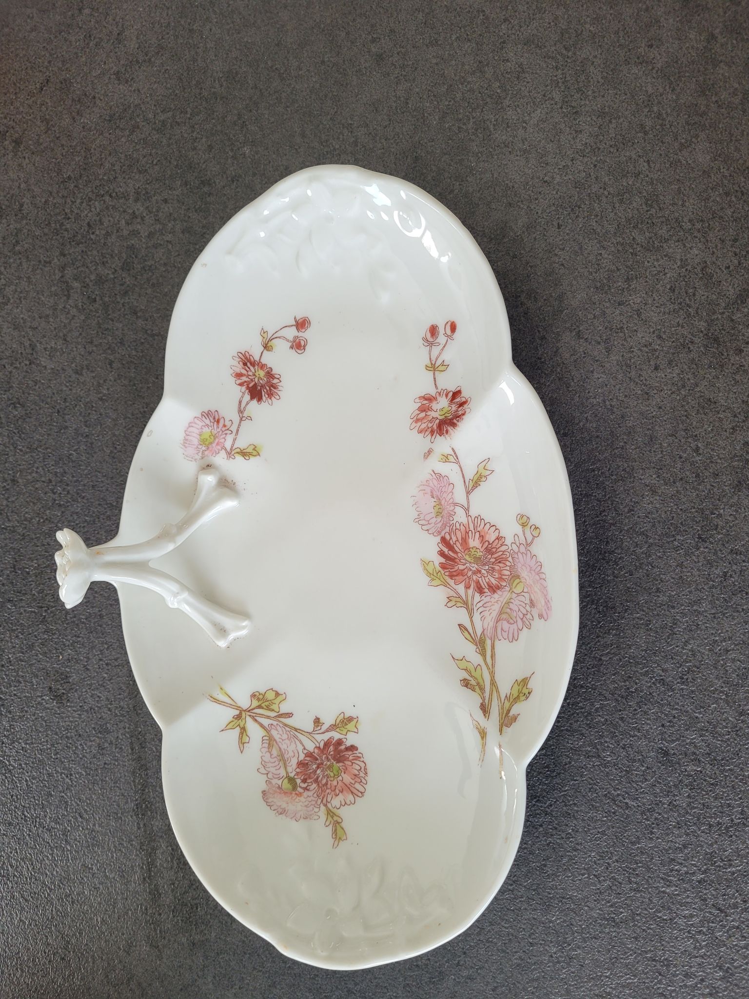 Dish with handle