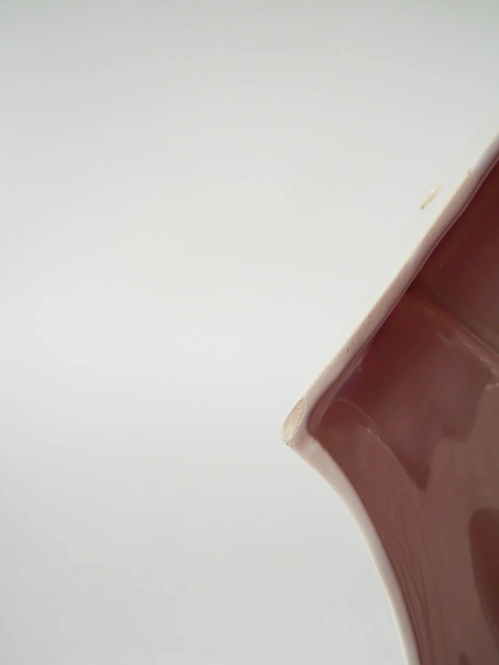 Large shell-shaped bowl to be placed or fixed, 1960.