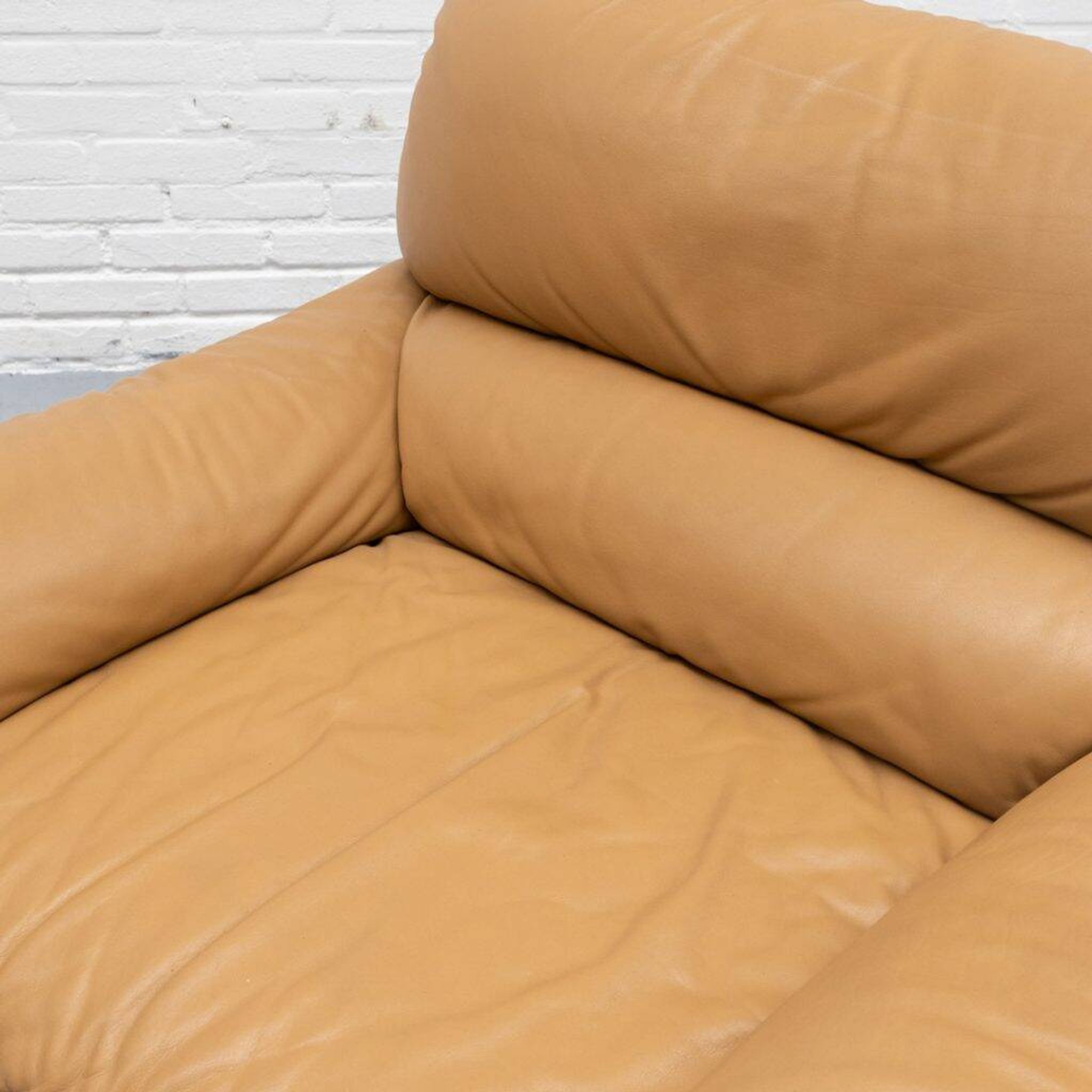 Queening Armchair by Giovanni Ofredi for Saporiti