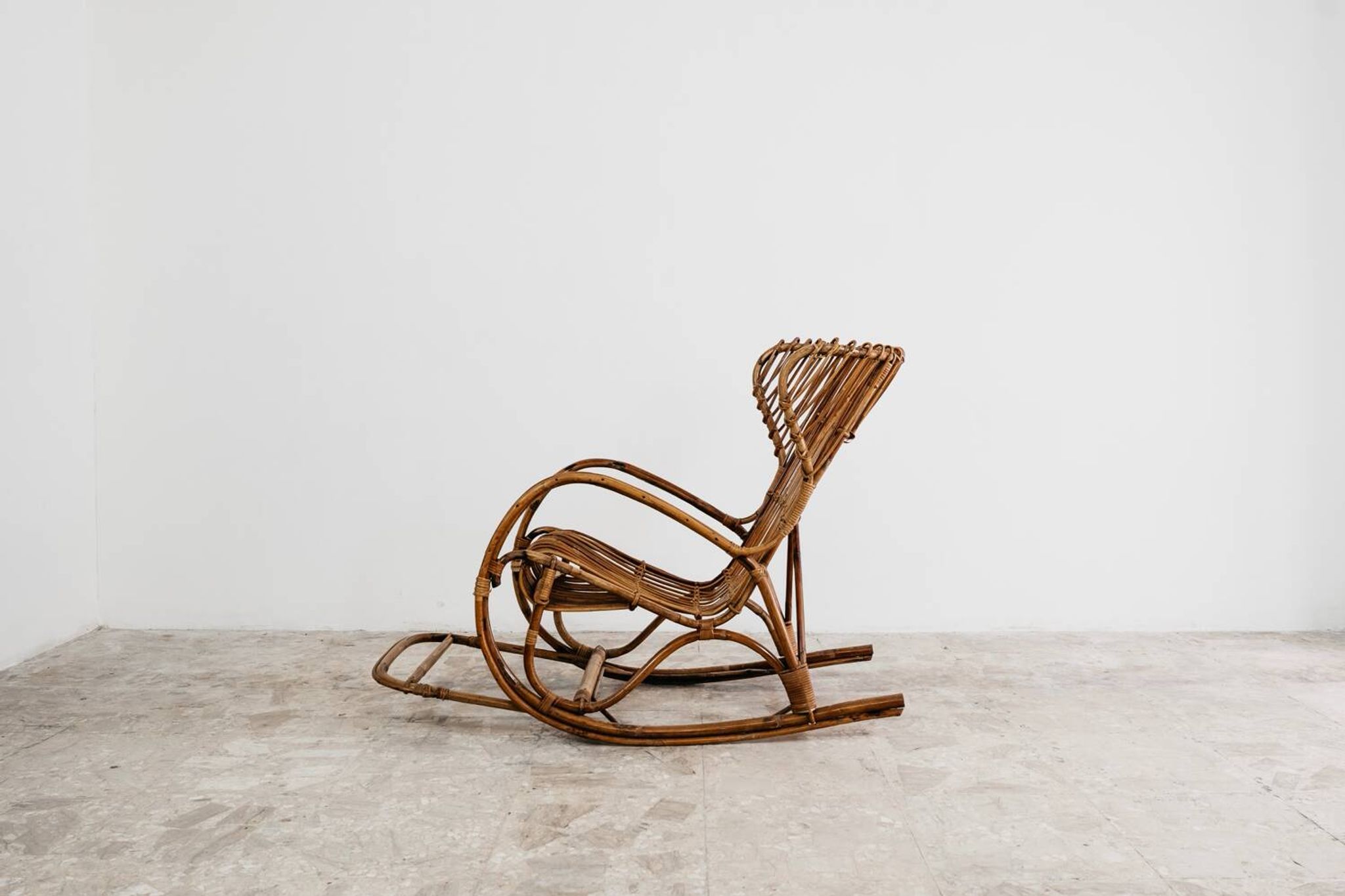Fauteuil à bascule Rocking Chair design français vintage modernariato