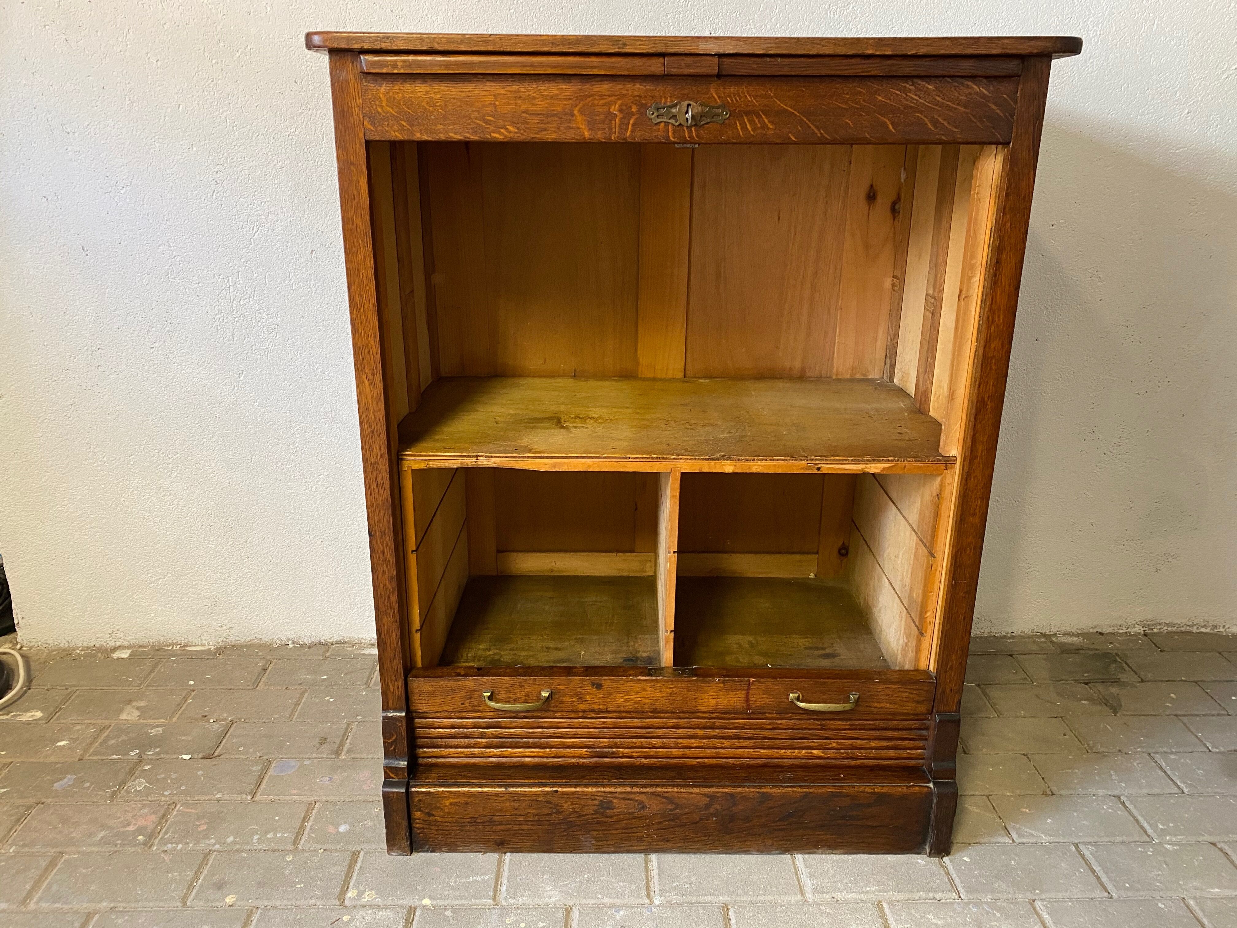 Industrial furniture notary binder with vintage American curtain 1940s