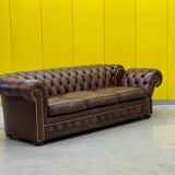 Original English Chesterfield 3-Seater Sofa – Handcrafted Brown Leather
