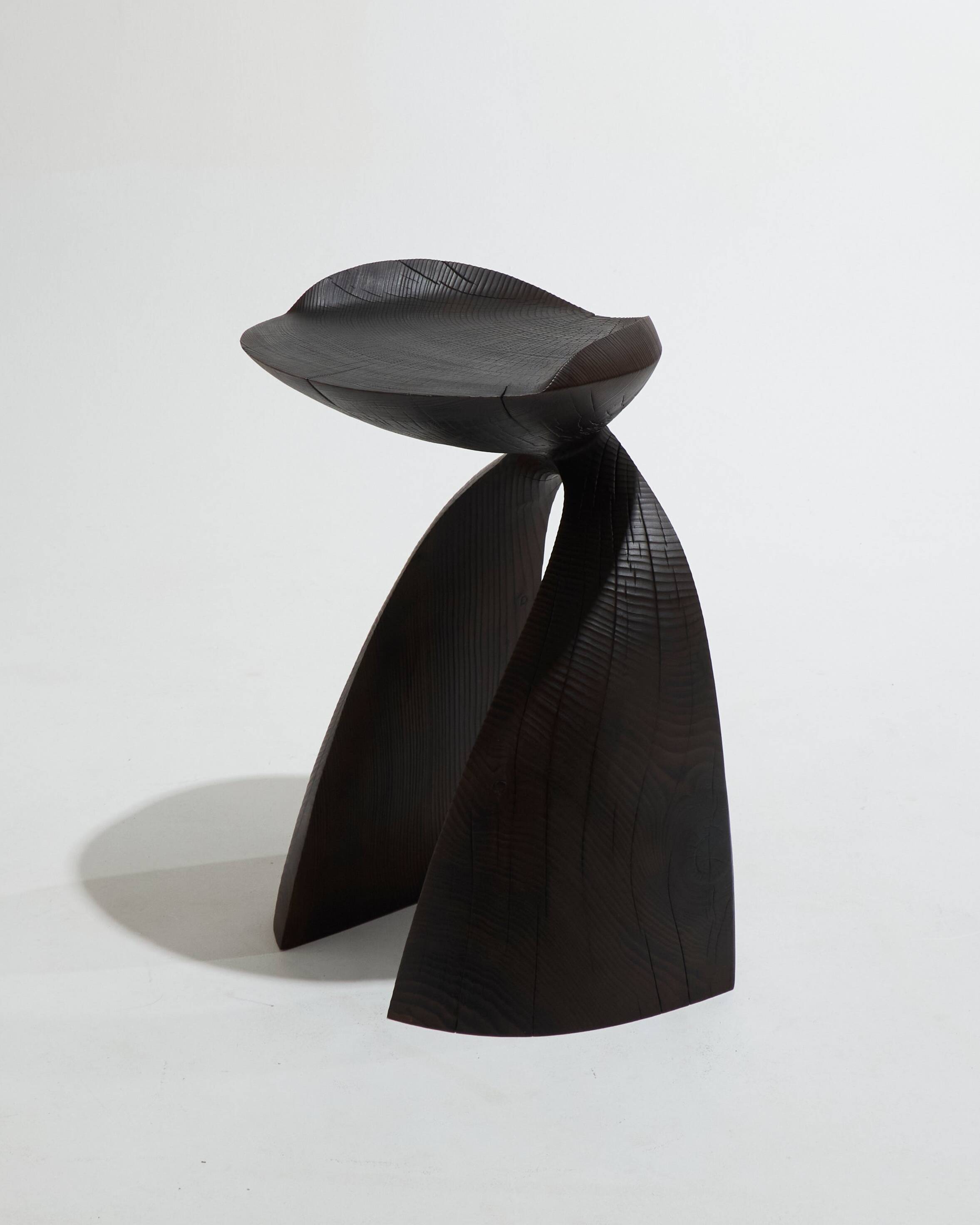 Guéridon Agalychmis en bois noir