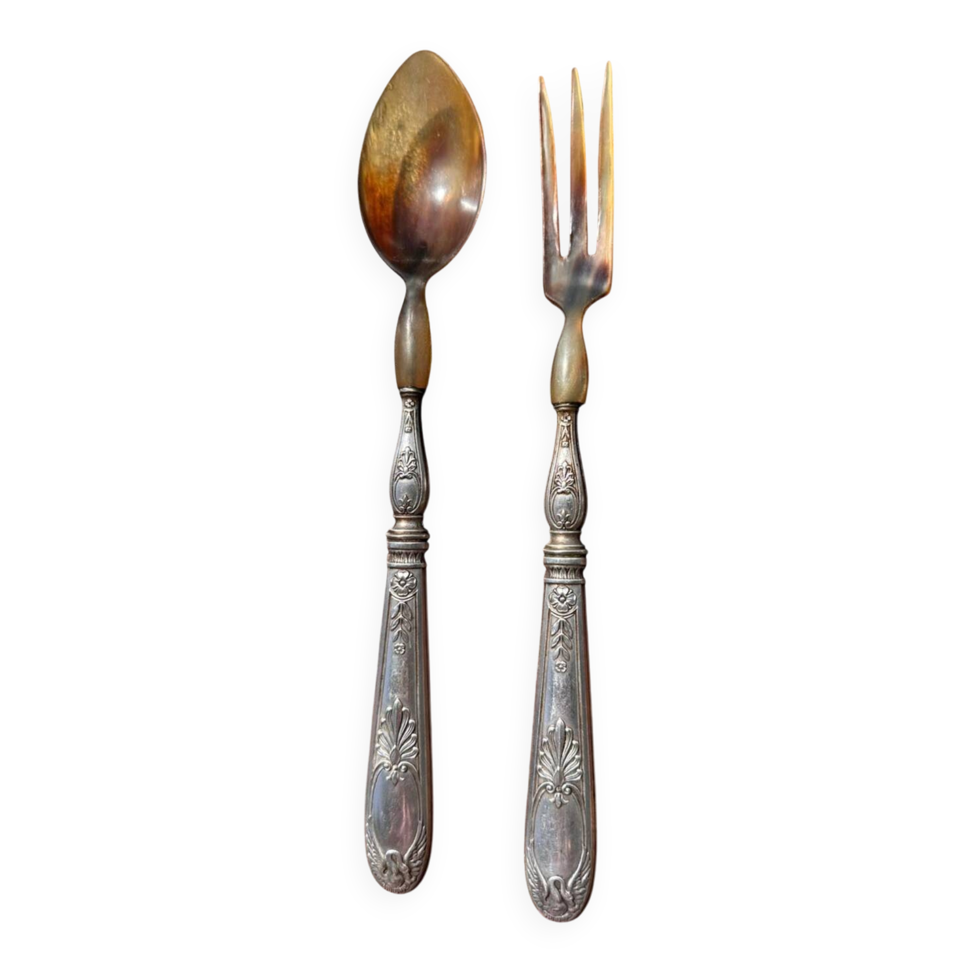 open to Salad Old in Horn and Silver-Plated Metal lined Swan Decor