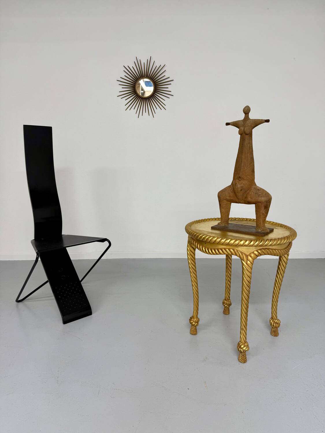 Antique 60s Hollywood Regency gilded and twisted wood table, pedestal table
