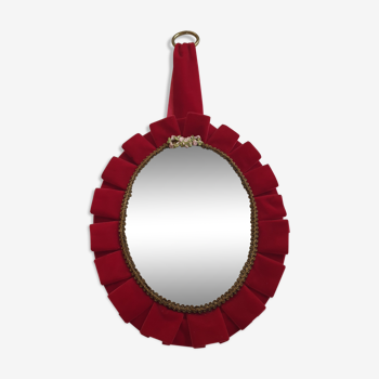 Miroir en velour rouge