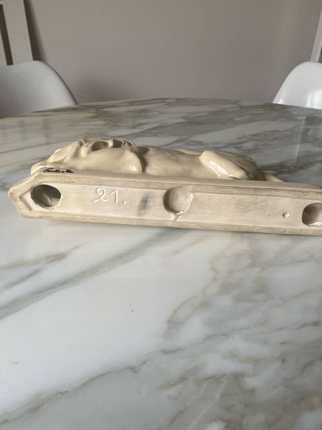 Fontinelle crackled ceramic walking lion